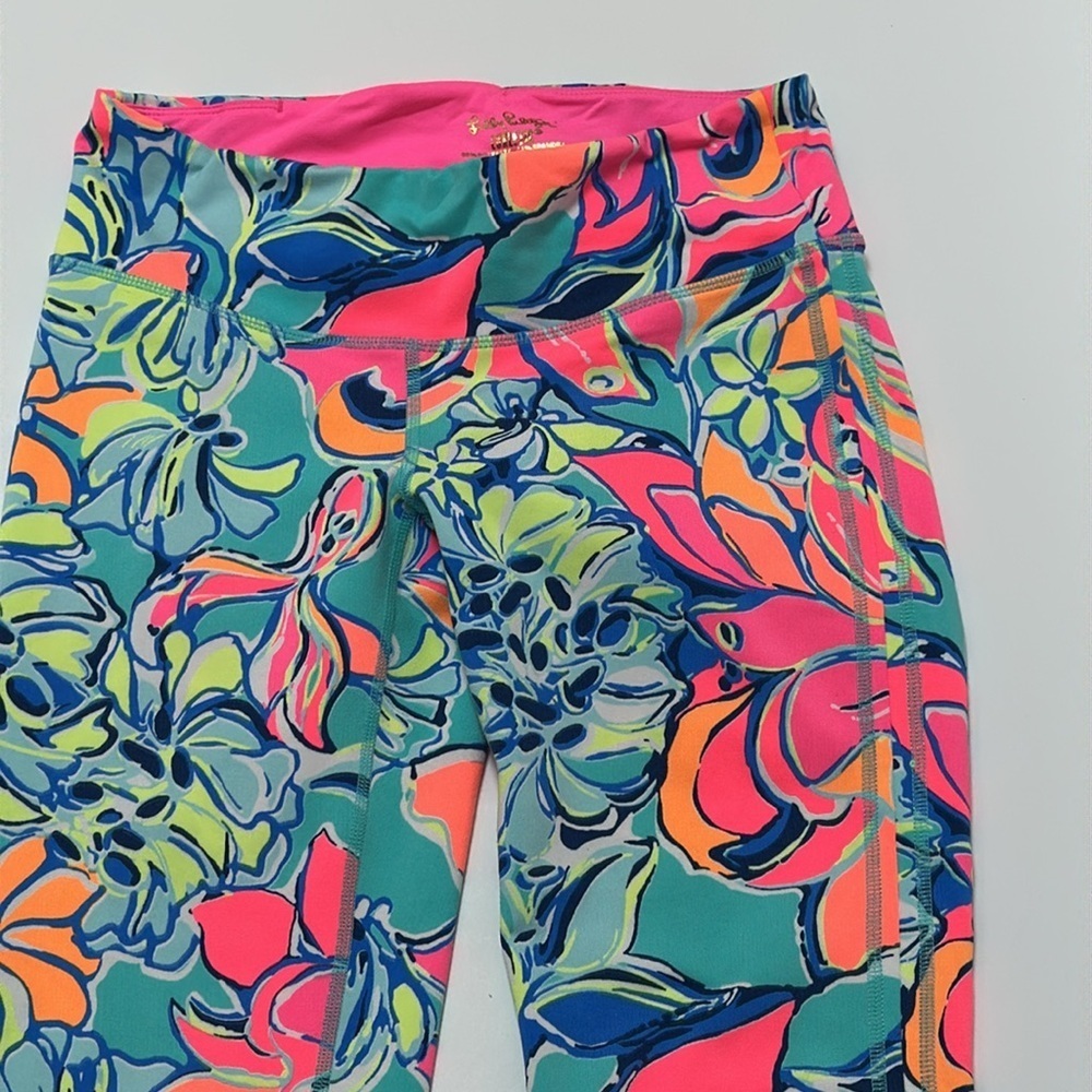 Lilly Pulitzer Luxletic Weekender Crop Leggings vibrant Floral Print EUC Small - Picture 4 of 7